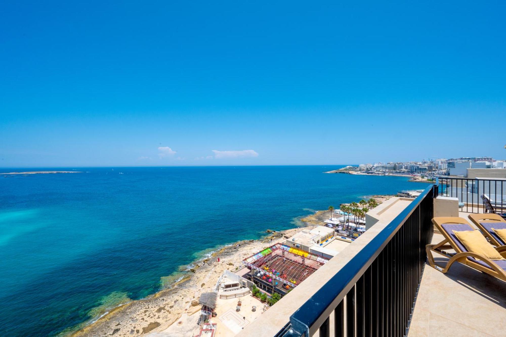 Апартаменты Islet Promenade Seafront Penthouse With Breathtaking Seaviews And Private Hot Tub On The Large Terrace By Getawaysmalta Сент-Полс-Бей Экстерьер фото
