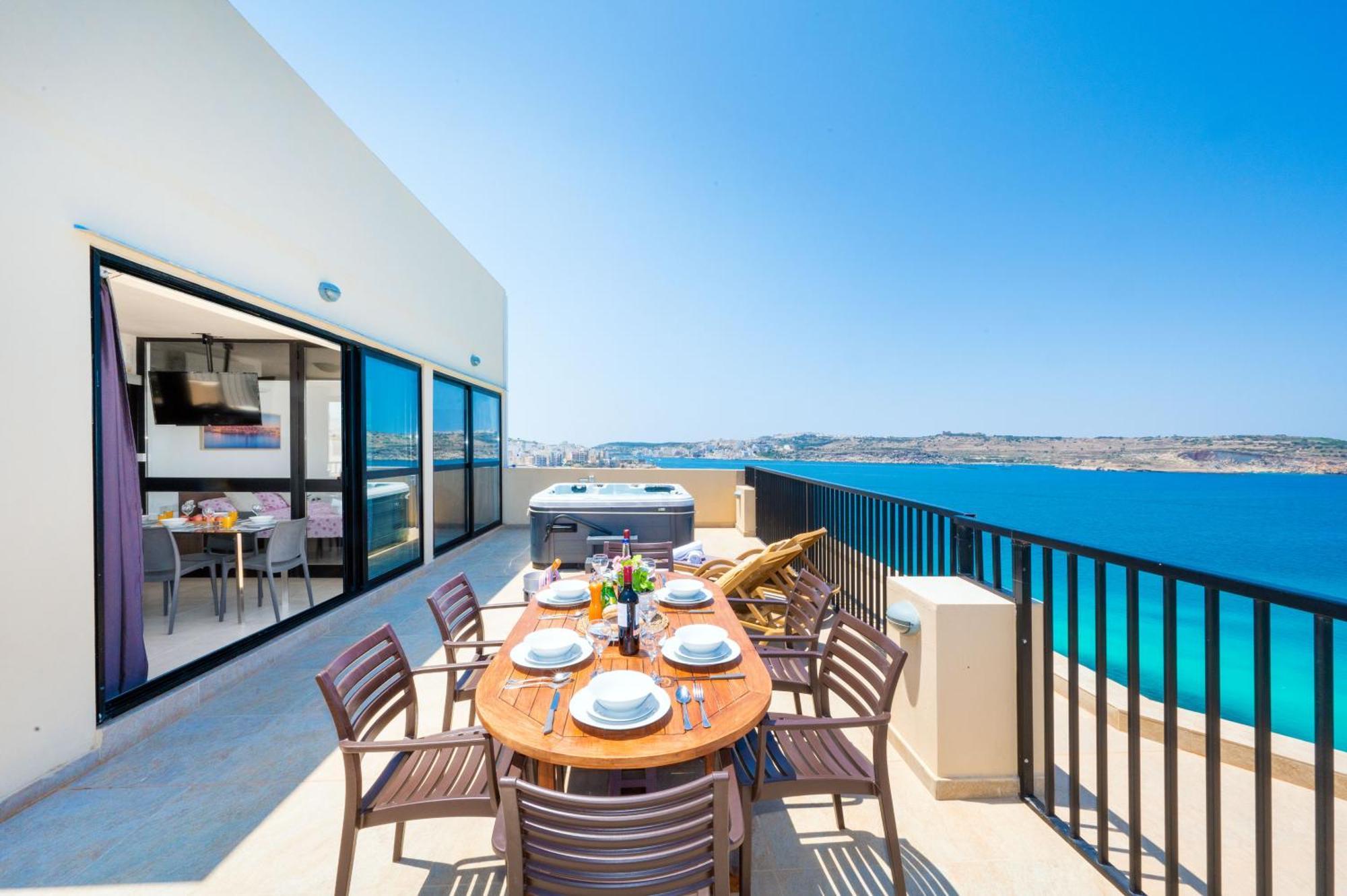 Апартаменты Islet Promenade Seafront Penthouse With Breathtaking Seaviews And Private Hot Tub On The Large Terrace By Getawaysmalta Сент-Полс-Бей Экстерьер фото